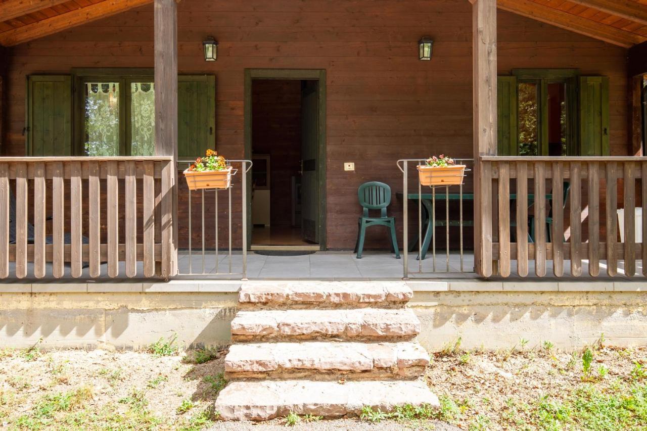 Villaggio Anemone - Chalet Mirtillo Capanne di Sillano エクステリア 写真