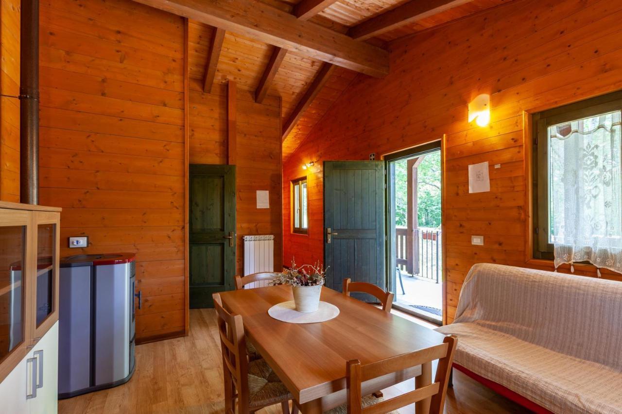 Villaggio Anemone - Chalet Mirtillo Capanne di Sillano エクステリア 写真