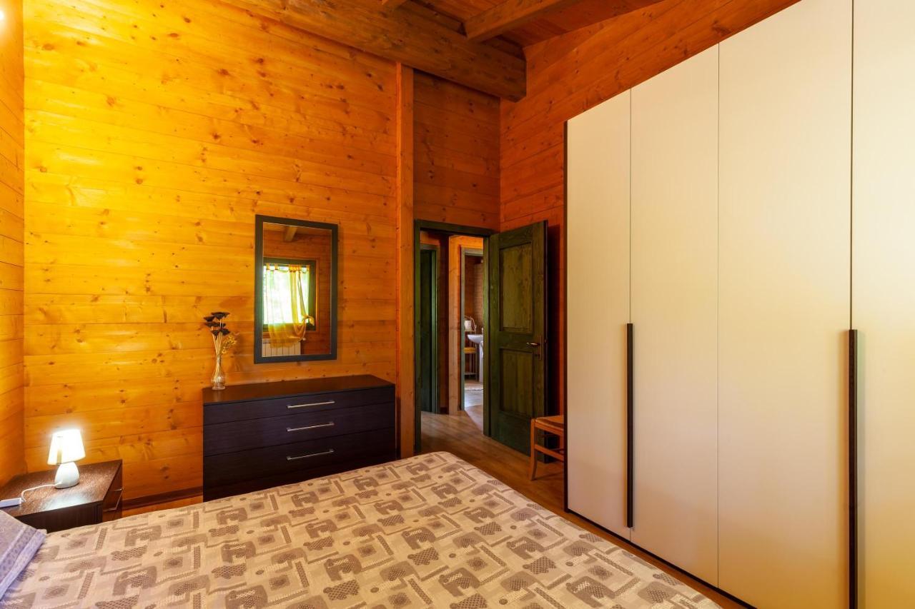 Villaggio Anemone - Chalet Mirtillo Capanne di Sillano エクステリア 写真