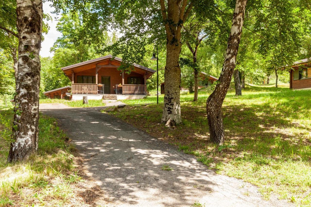 Villaggio Anemone - Chalet Mirtillo Capanne di Sillano エクステリア 写真